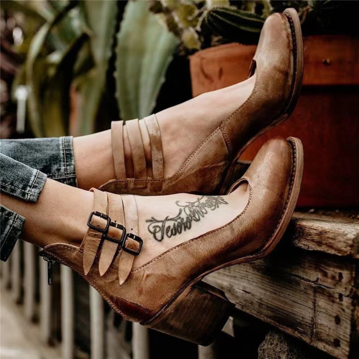 Lynor™ | Strap Boots